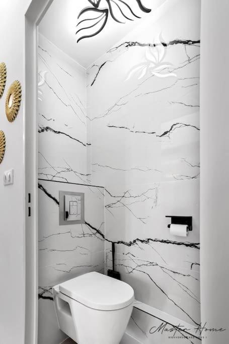 Gout De Luxe A Narbonne T3 Climatise, Spa, Parking Narbona Exterior foto